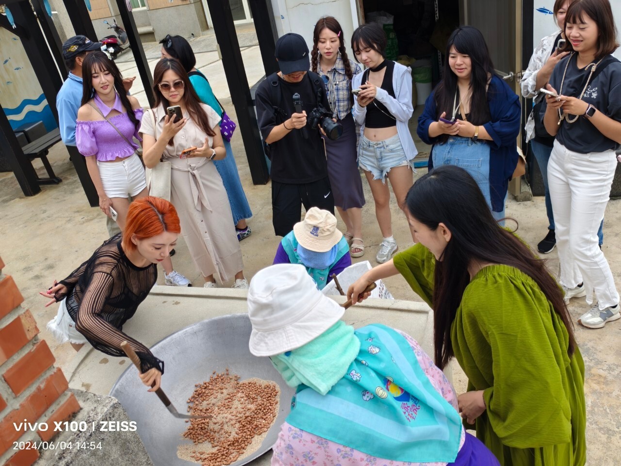 LINE_ALBUM_2024-0604（二）雄獅旅遊，傑森踩線14人 - 炒花生 + 雞母狗4隻 + 菜宅導覽_241021_3